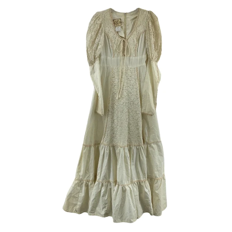 Super Savings Gunne Sax Vintage 70s Cream Lace Victorian Prairie Maxi Dress Women’s Size 7 Super Savings Gunne Sax Vintage 70s Cream Lace Victorian Prairie Maxi Dress Women’s Size 7