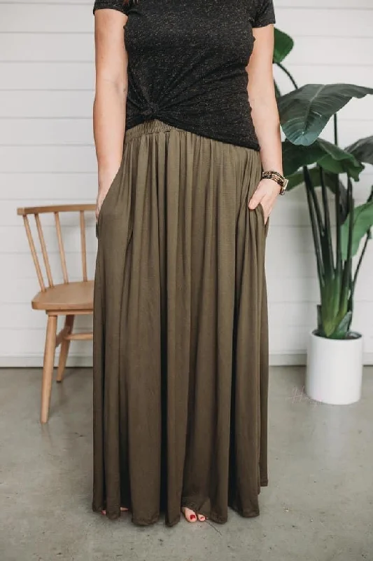 Weekend Deal Work It Vacay Smocked Waist Maxi Skirt