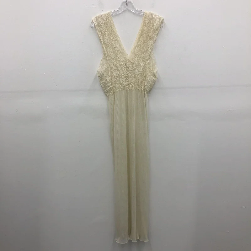 Incredible Offers VTG 60s Powers Model Beige Lace V Neck Sleeveless Chiffon Nightgown Women 38 Incredible Offers VTG 60s Powers Model Beige Lace V Neck Sleeveless Chiffon Nightgown Women 38
