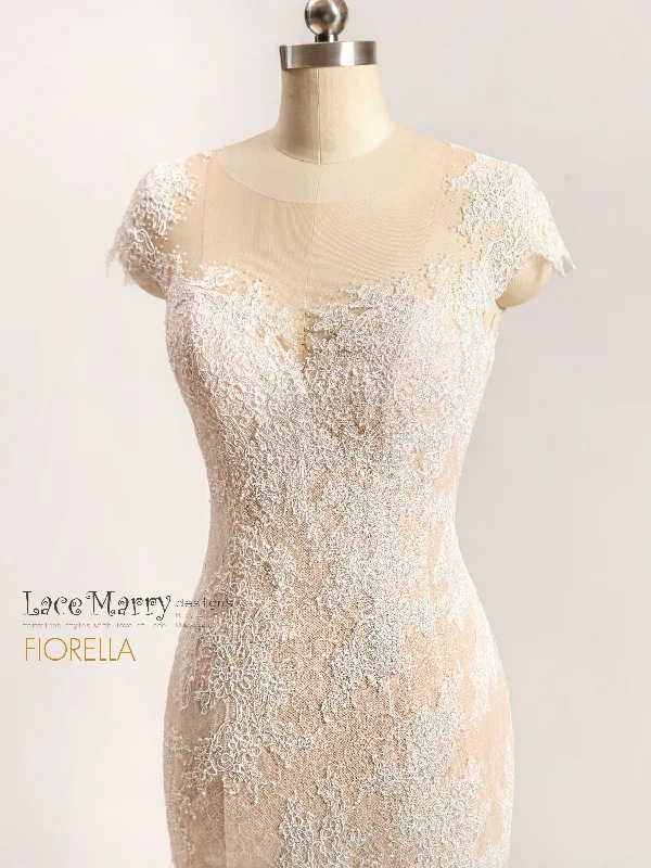 Exclusive Savings FIORELLA / Delicate Lace Wedding Dress with Keyhole Back