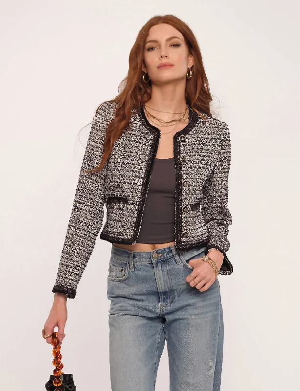 Deep Discounts Billie Blazer In Black