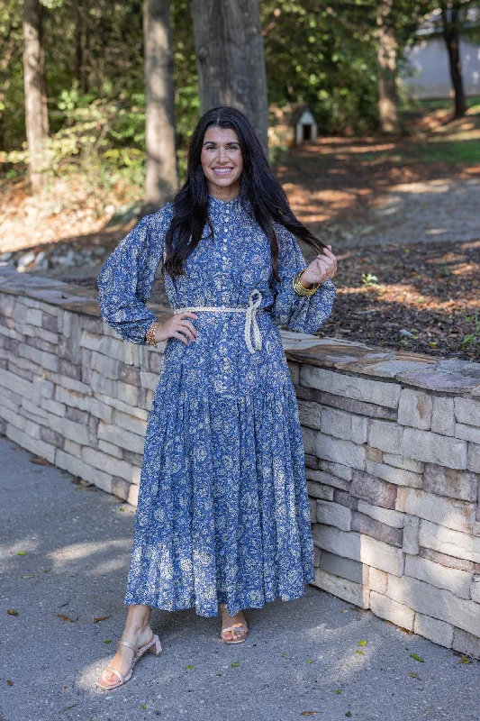 Extra Savings Vintage Blooms Blue Maxi Dress