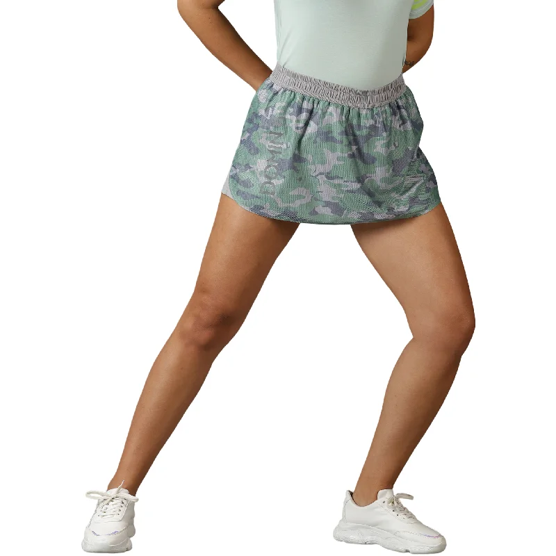 Women's Double Layered Camouflage Shorts With Zipper Pockets